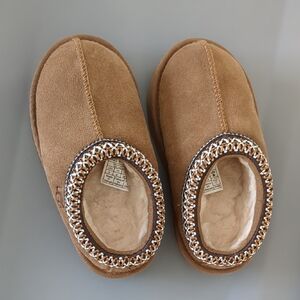 Cozy Tan Women's Slippers
